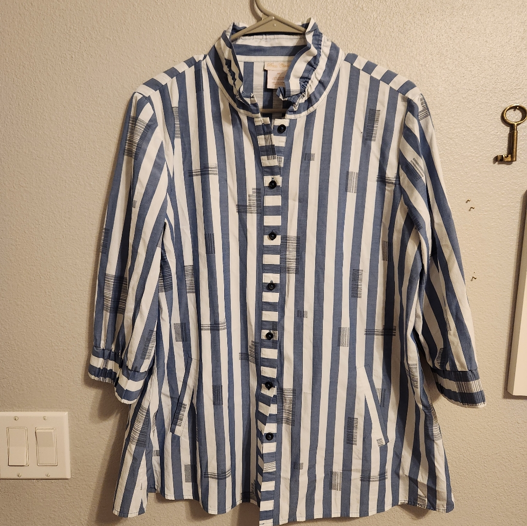 Beau Chemise M Light Blue White Striped Ruffle Collar Button Front Tunic Blouse